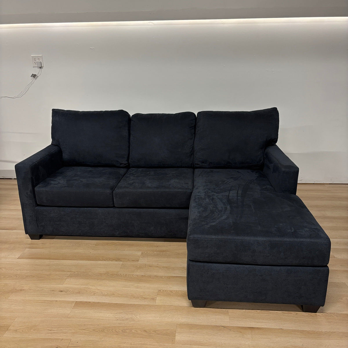 Living Spaces Aramis Sofa W/reversible Chaise