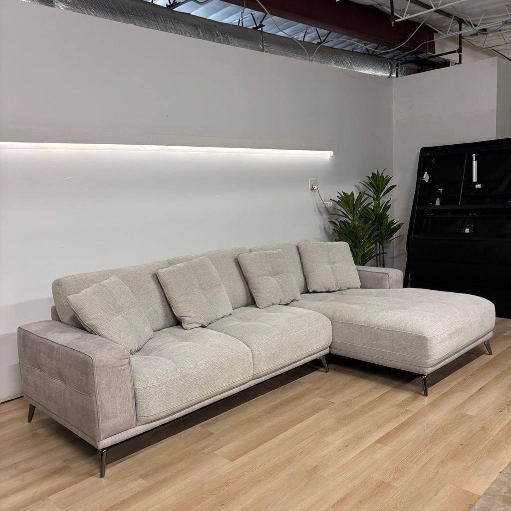 Mingbo Sectional W/ Chaise