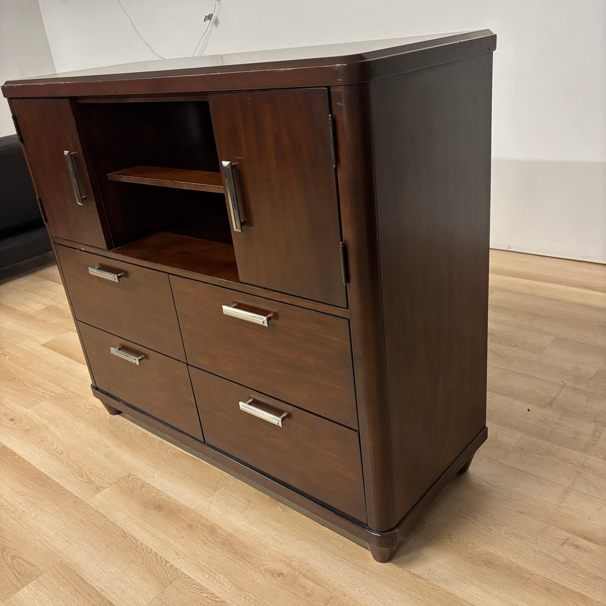 Cort Beaumont Chest