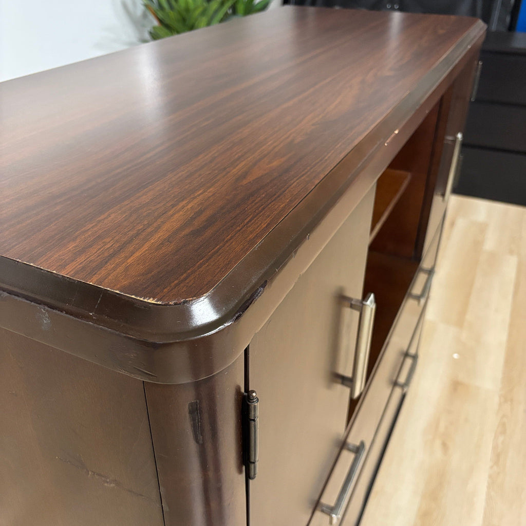 Cort Beaumont Chest