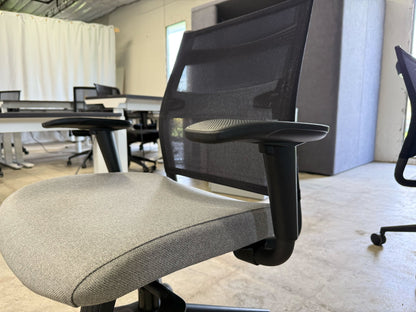 Focus Mid-Back Task Chair Sit On It