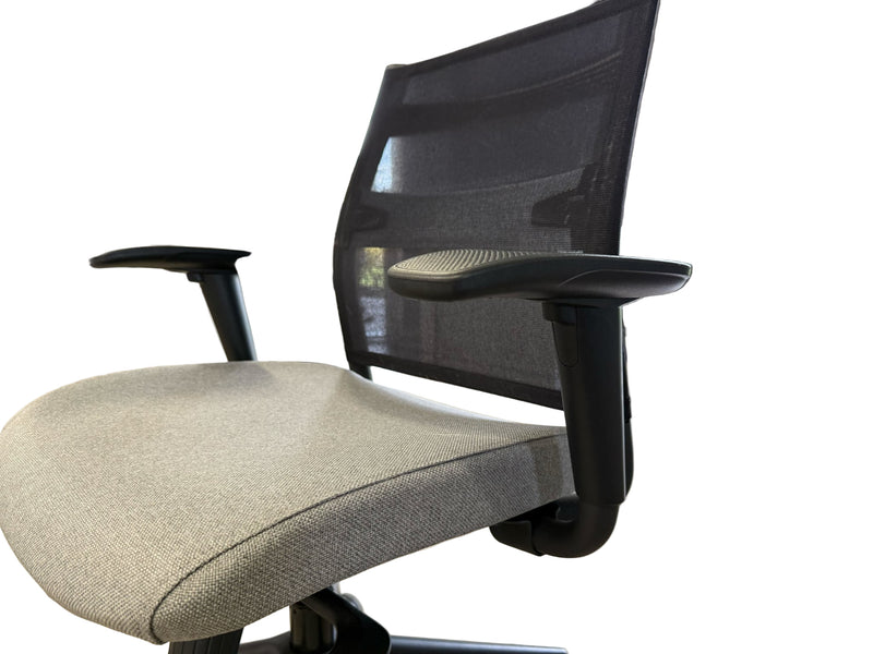 Focus Mid-Back Task Chair Sit On It