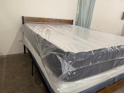 Signature Foam Queen Mattress