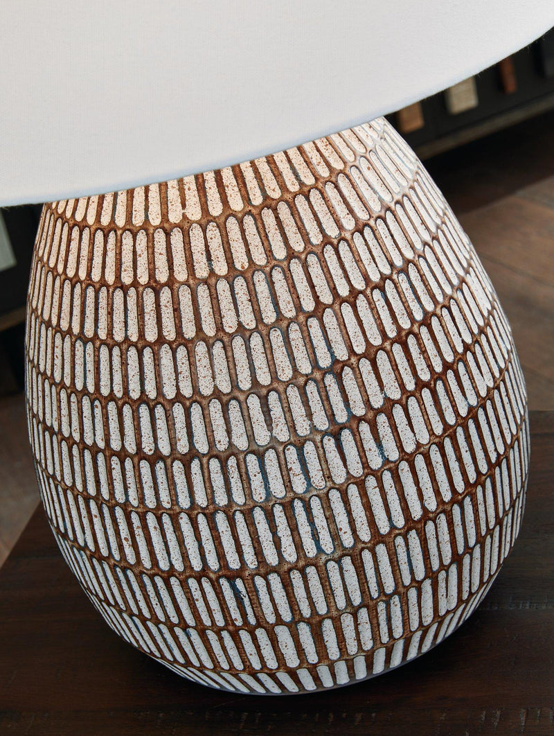 Darrich Lamp Set -  Ashley Furniture Table Lamp Set  Fresh Start Furniture