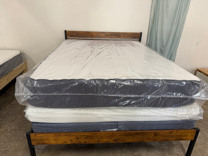 Signature Foam Queen Mattress