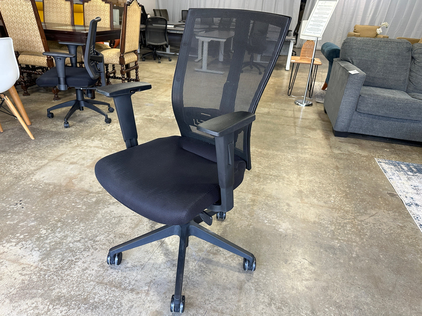 Razor Mesh Chair Clear Design