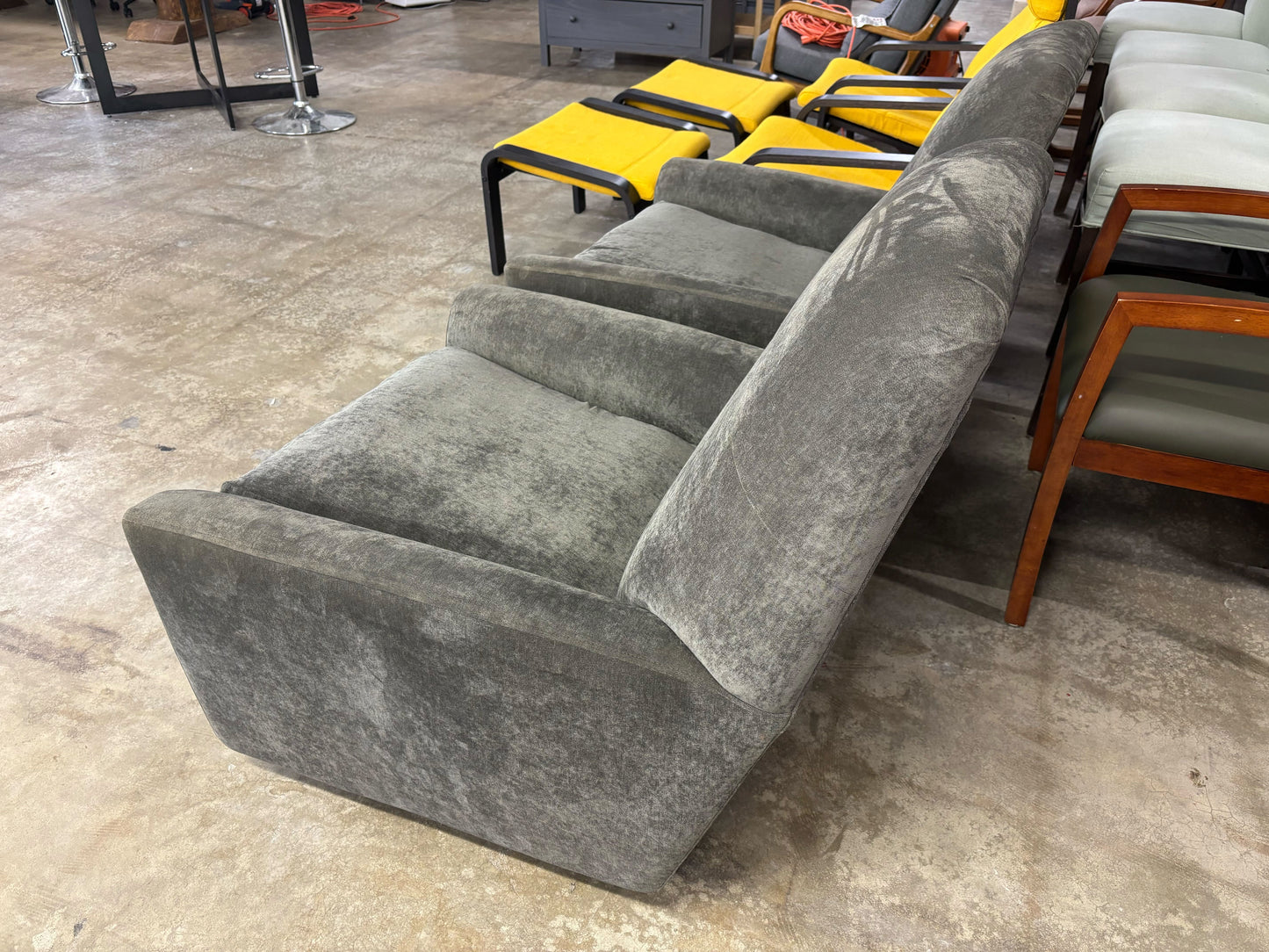 Harris Power Swivel Chair