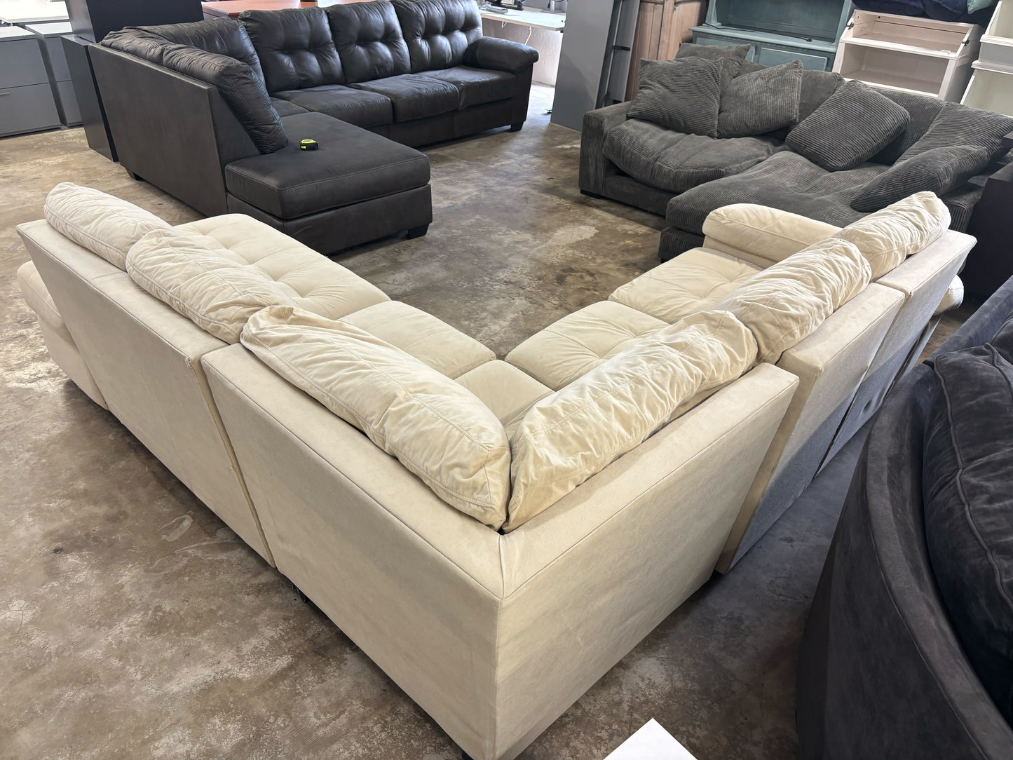 Signature Design 4-Piece Sectional