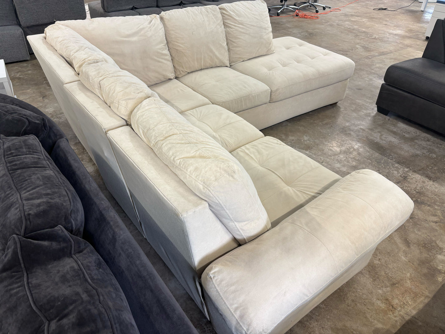 Signature Design 4-Piece Sectional