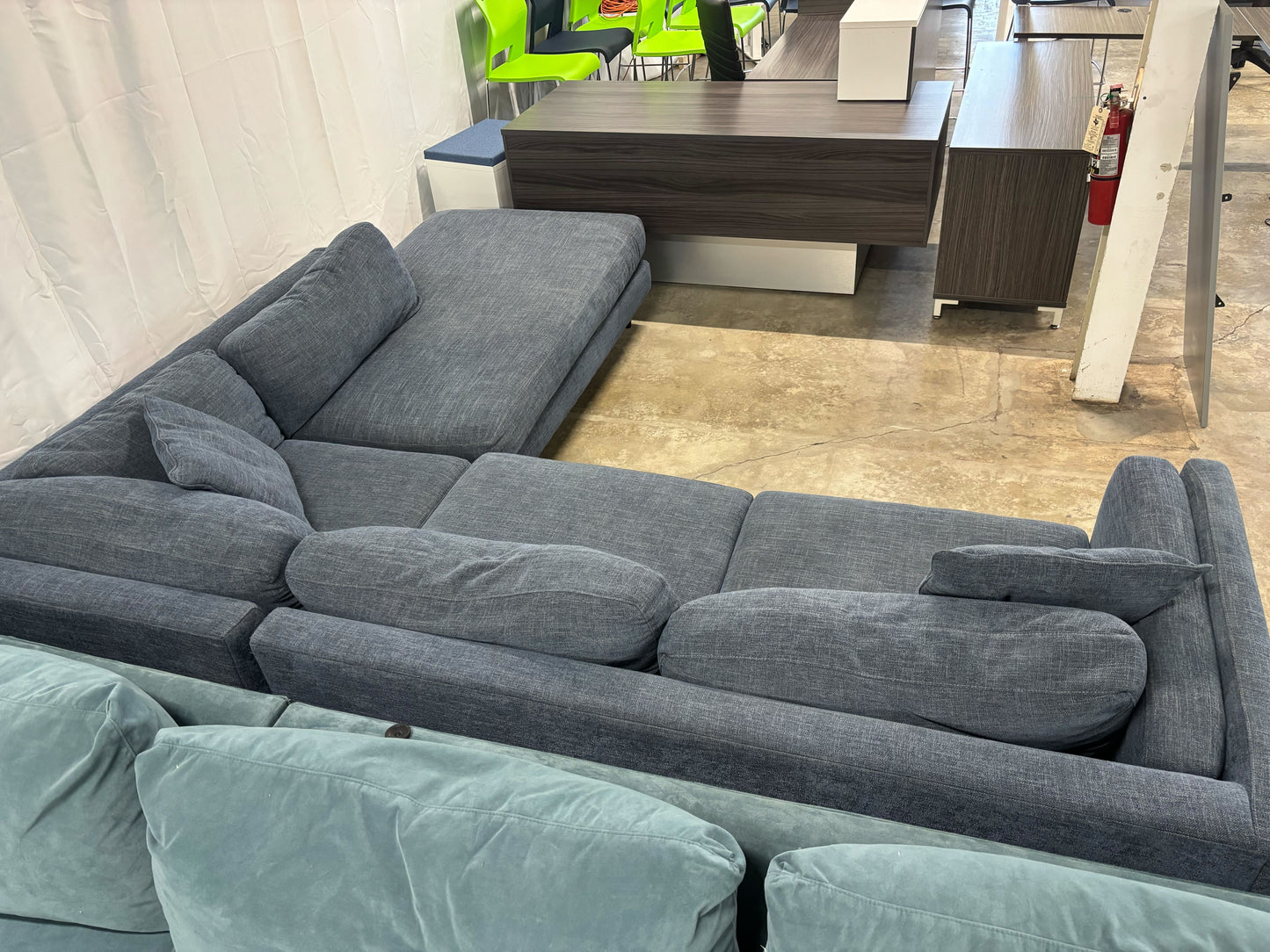 Metro Lounge Dove 2 Pc Sectional