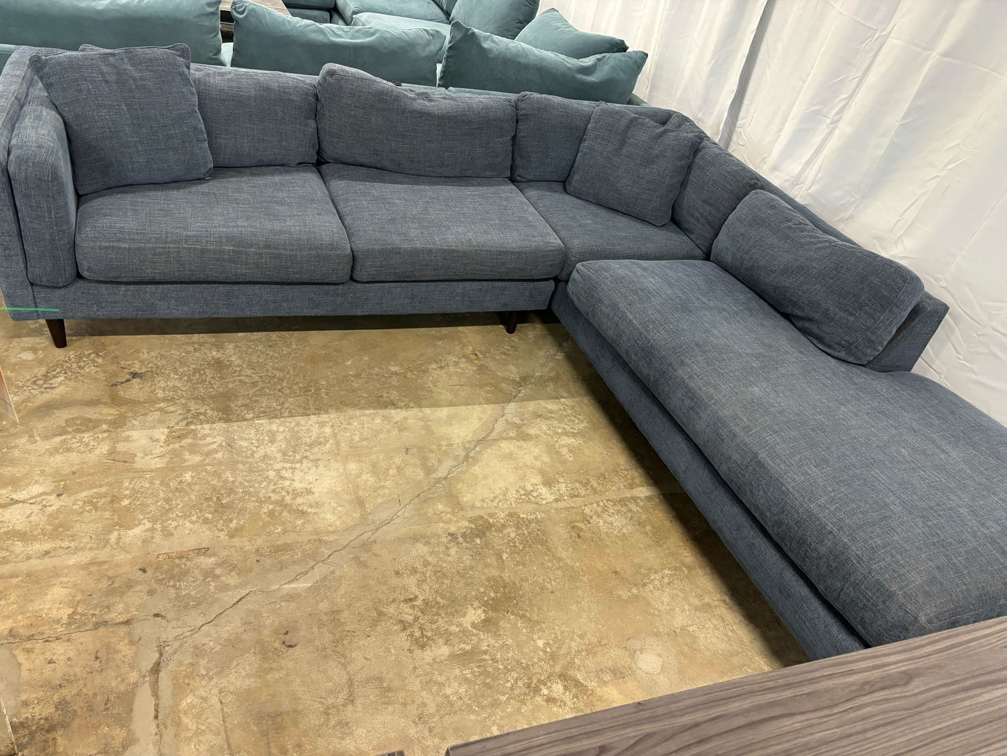 Metro Lounge Dove 2 Pc Sectional