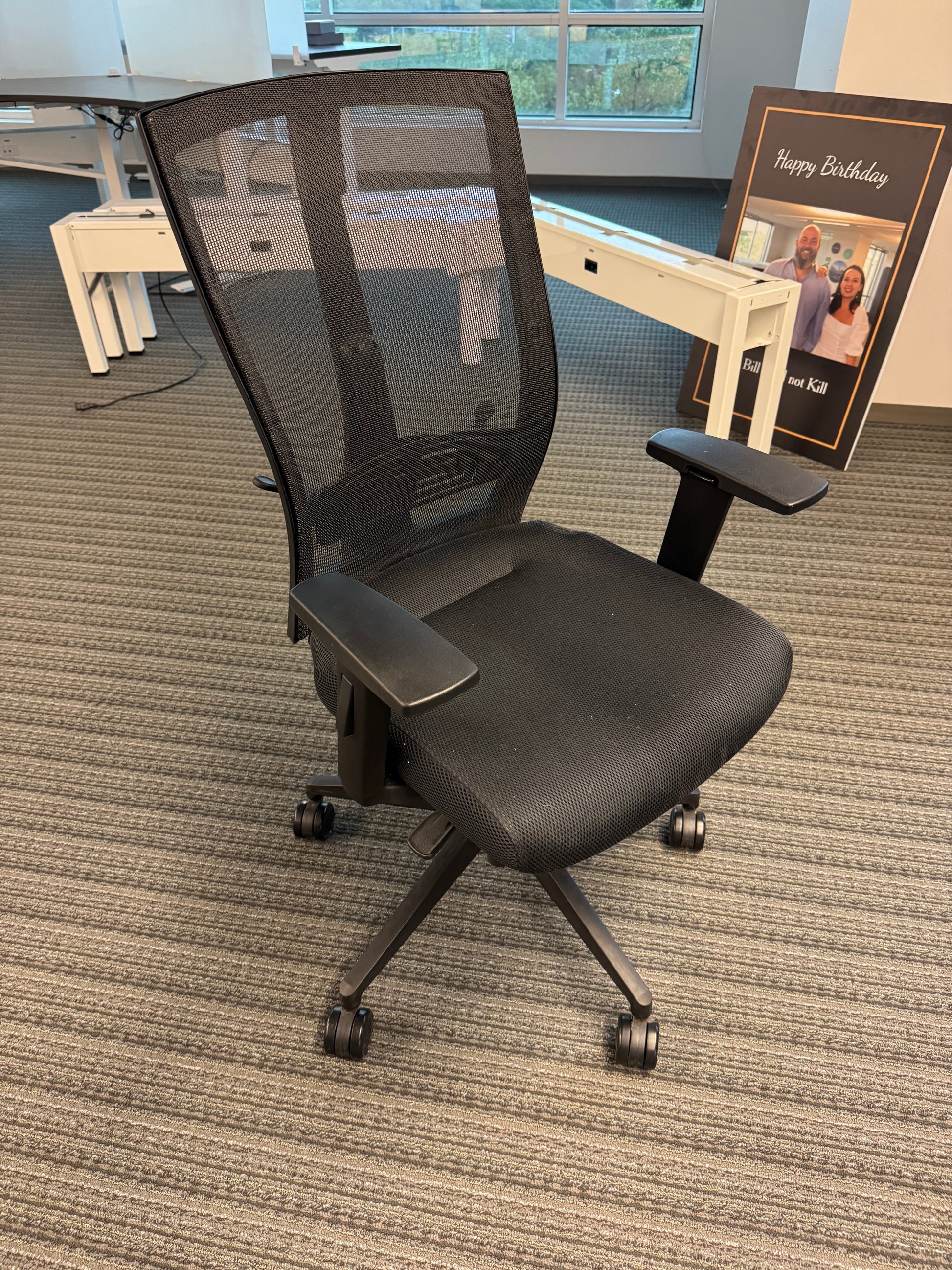 Razor Mesh Chair Clear Design