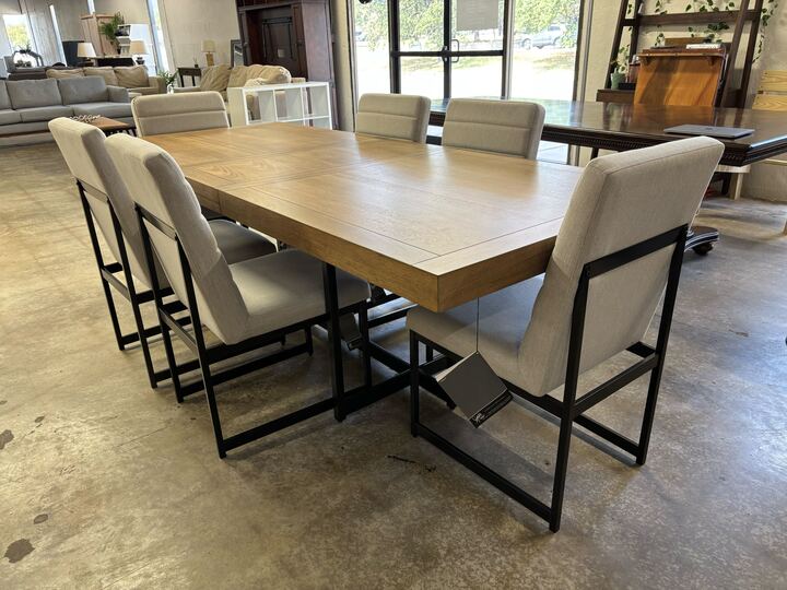 Tomtyn 7 Piece Rectangle Dining Set