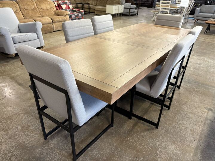 Tomtyn 7 Piece Rectangle Dining Set